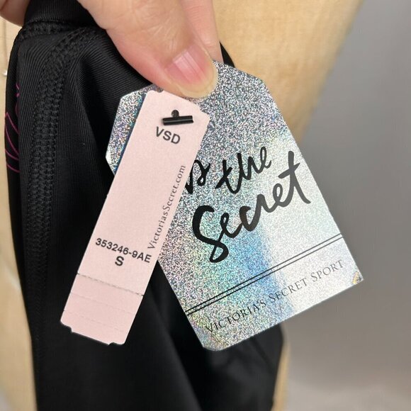 NEW Victoria's Secret Pink Logo Spell Out Capri Black Legging Pants Size Small - Picture 11 of 16